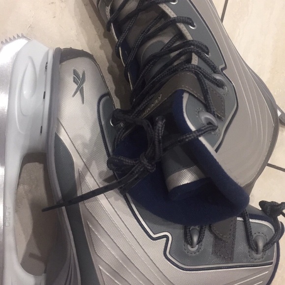 Reebok ice skates size 10 - Picture 5 of 7